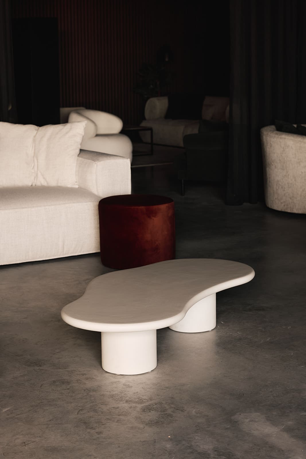 Een kleine organische mortex tafel 